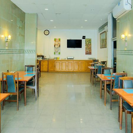Townhouse Oak Palembang Near Jembatan Ampera Formerly Azzura Hotel Exterior photo